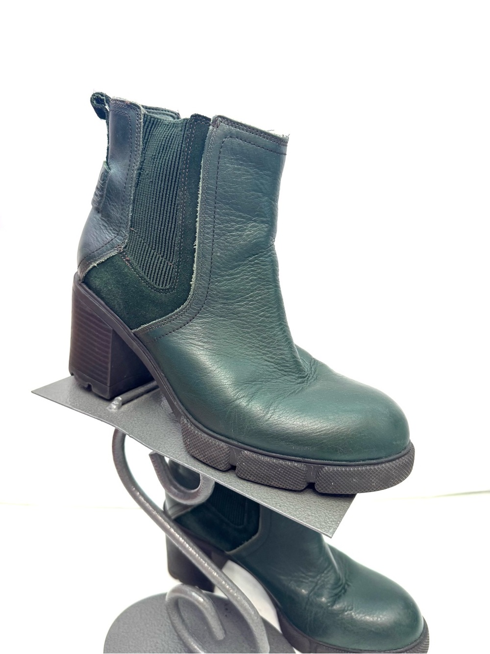 Naturalizer Mindy Pine Green Leather Lug Boots Size 8